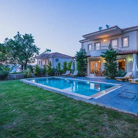 Oeluedenizde Genis Bahce Oezel Havuzlu Royal 11 *