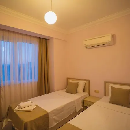 Oeluedenizde Genis Bahce Oezel Havuzlu Royal 11 빌라