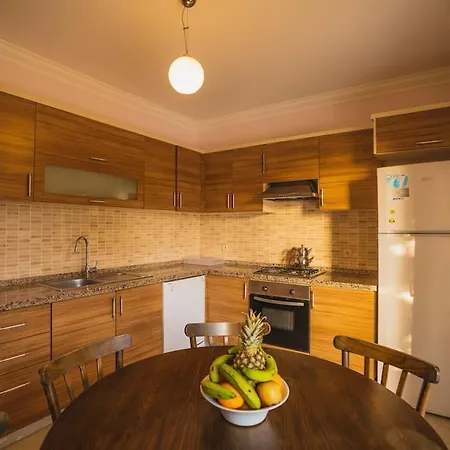 Oeluedenizde Genis Bahce Oezel Havuzlu Royal 11 빌라