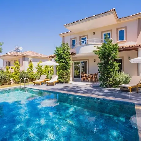 ölüdenizde Geniş Bahçe özel Havuzlu Royal 11 Villa
