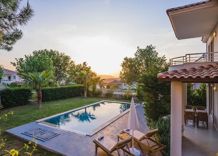 Oeluedenizde Genis Bahce Oezel Havuzlu Royal 11 Fethiye