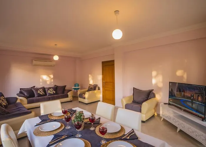 Oeluedenizde Genis Bahce Oezel Havuzlu Royal 11