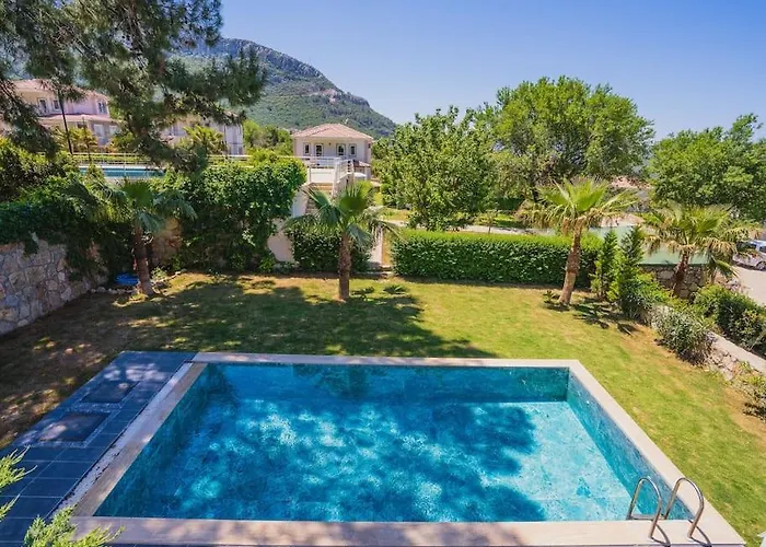 Oeluedenizde Genis Bahce Oezel Havuzlu Royal 11 * Fethiye