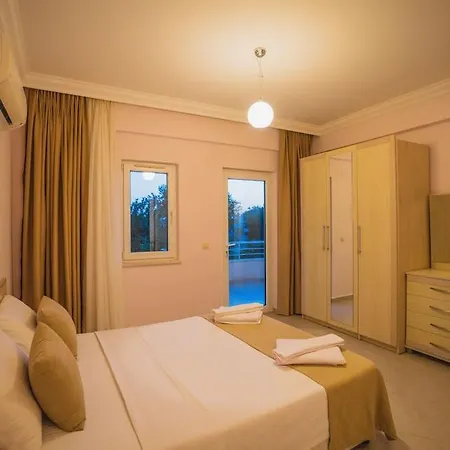 Oeluedenizde Genis Bahce Oezel Havuzlu Royal 11 Fethiye