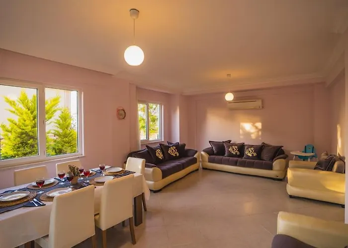 Vila Oeluedenizde Genis Bahce Oezel Havuzlu Royal 11 *
