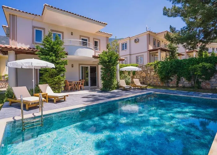 Oeluedenizde Genis Bahce Oezel Havuzlu Royal 11 Vila Fethiye